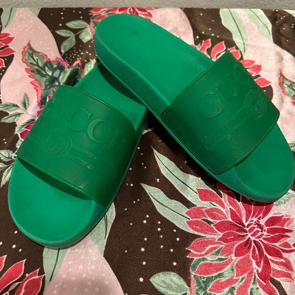GUCCI Logo Rubber Slide Sandal Green WMNS US Size 7 to 7.5 Unisex luxury comfy - Picture 1 of 12
